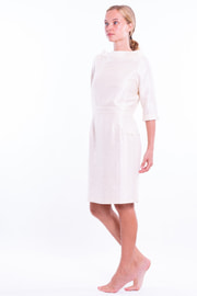 pure raw silk dress in natural ivory, mid-length, vintage inspiration, broad neckline, pencil skirt, integrated sewn belt