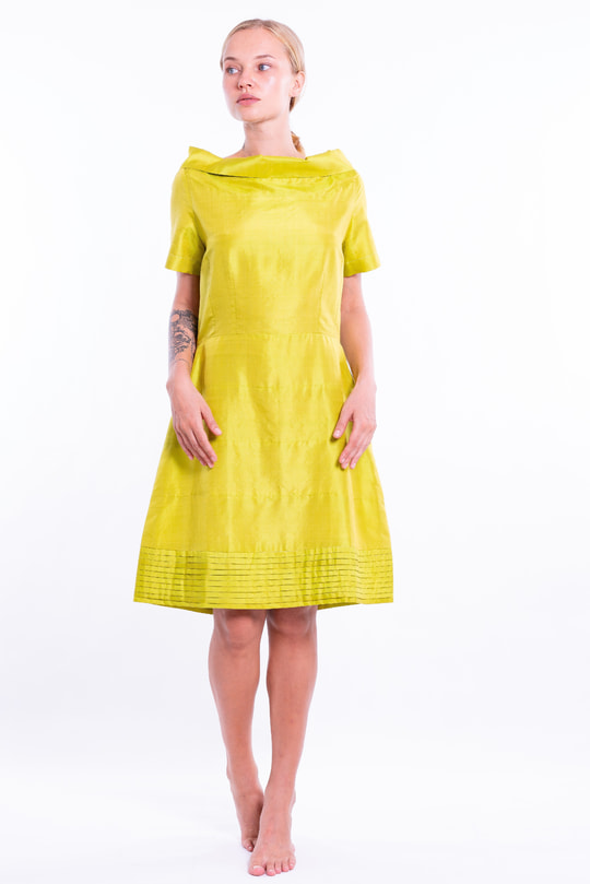 yellow, green short sleeves dress in natural silk, raised boat neckline, front