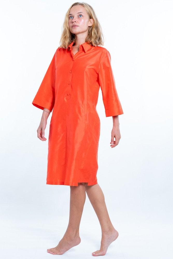 coral dress in natural silk, three-quarter sleeves, piped Italian pockets, handmade in Cambodia