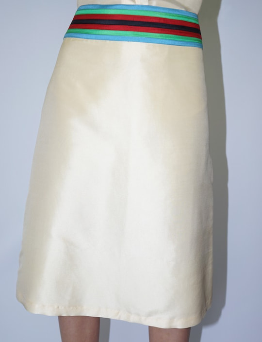 beige taffeta silk mid-length skirt with multicolored belt